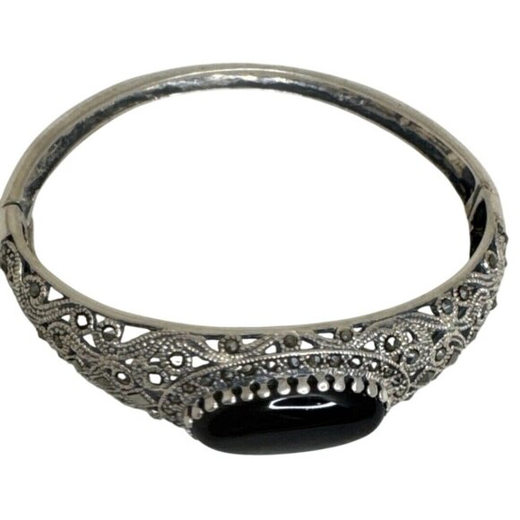 Vintage Silver Filigree Bangle Bracelet With Black Onyx Stone - Picture 1 of 6